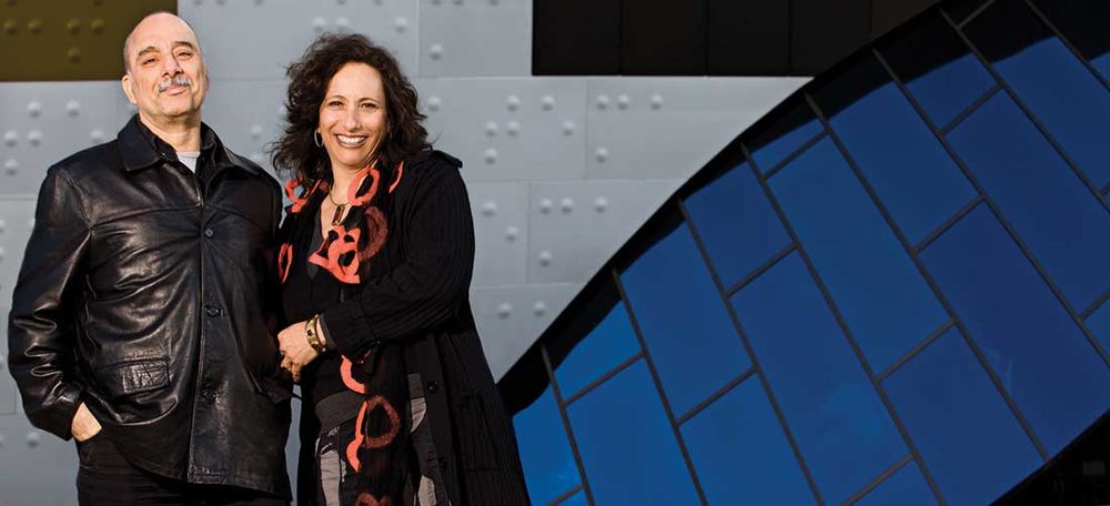 Eytan and Nurit Aharoni standing together