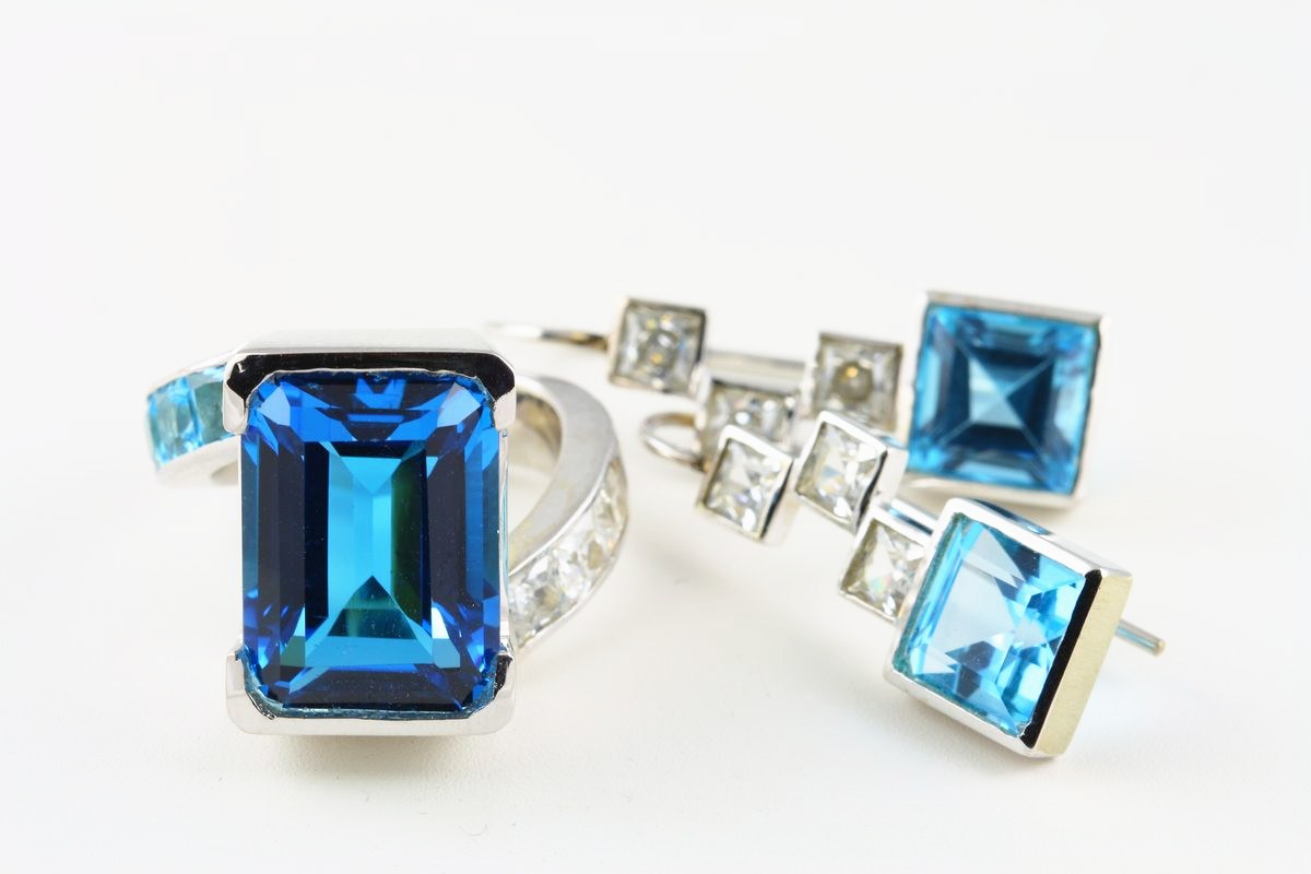Blue Topaz ring and pendant: blue Topaz and diamonds set in 18 karat white gold