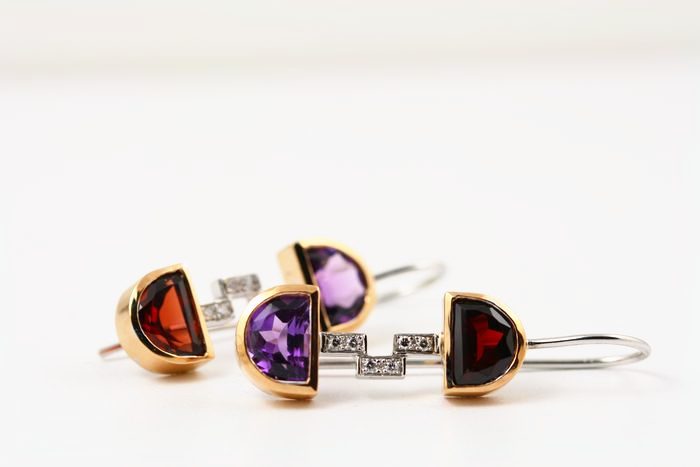 Garnet drop earrings: Garnets and Amethysts set in 18 karat gold