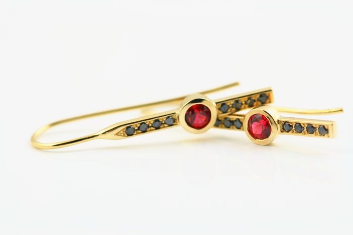 Ruby bar earrings: Rubies and Sapphires set in 18 karat gold